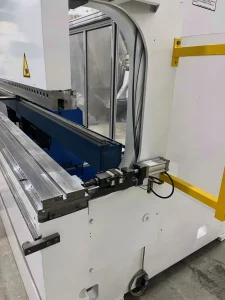 Trumpf V170 CNC Hydraulic Press Brake 187 Ton