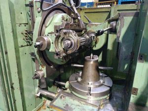 WMW MODUL ZFWZ 500 x 8/IA Gear Hobbing Machine