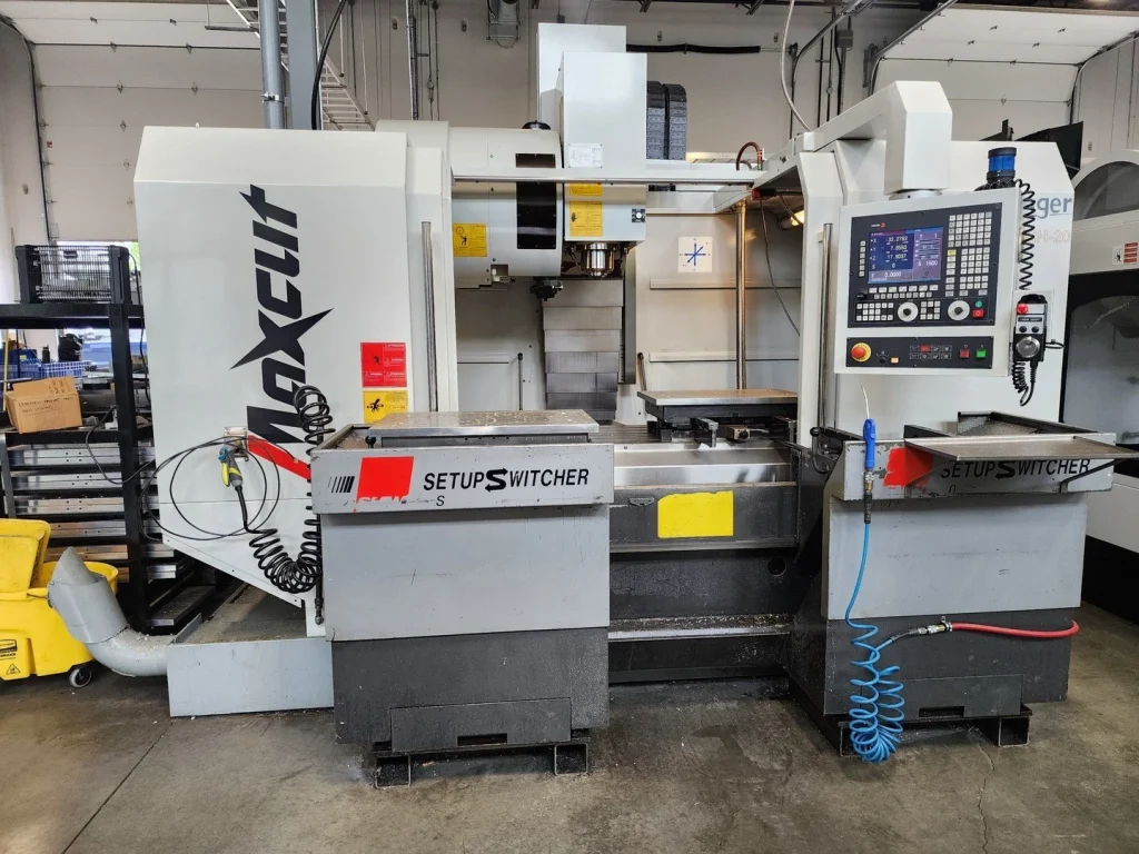 Available now : Maxcut Challenger RH-20 CNC Vertical Machining Center – Year 2012 made in Taiwan