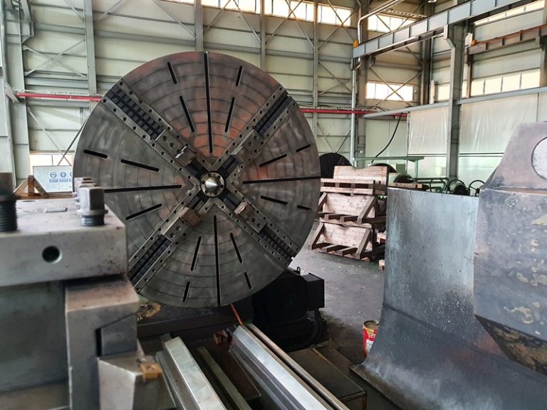 Available now : used Hankook DYNATURN-20 CNC Heavy Duty Lathe 8 Meters Chuck 2200mm – Year 2008 made in South of Korea