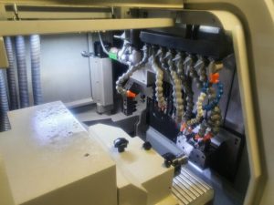 HANWHA XD16III CNC Swiss Sliding Head Lathe Bar Capacity Ø18mm with Bar loader BMG-20 – Year 2018