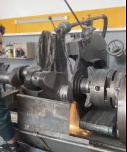 Universal Crank Shaft Grinding Machine – Year 1975
